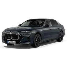 Usado 2023 BMW 750e Comfort Edition Sedan | € 132.294