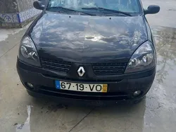 Usado 2003 Renault Clio II Sedan | € 3.000