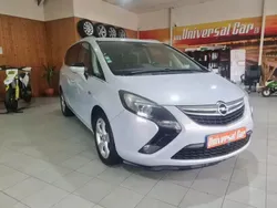 Branco Usado 2013 Opel Zafira Executive Monovolume | € 9.900 (Preço justo)