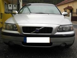 Cinzento Usado 2002 Volvo S60 Sedan | € 4.500 (Caro)