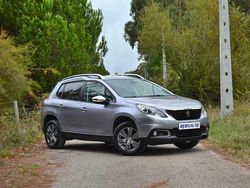 Cinzento Usado 2017 Peugeot 2008 SUV | € 12.800 (Preço justo)
