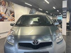 Cinzento Usado 2010 Toyota Yaris | € 7.990 (Preço justo)