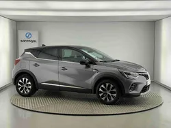 Cinzento Usado 2023 Renault Captur Techno SUV | € 19.490 (Preço justo)