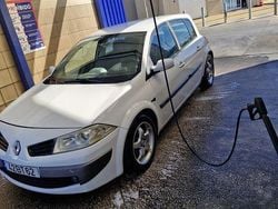 Usado 2006 Renault Mégane II Sedan | € 2.150 (Preço justo)