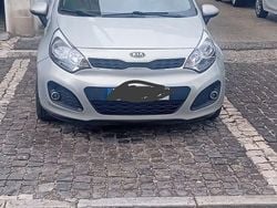 Usado 2012 Kia Rio Sedan | € 5.800 (Preço justo)