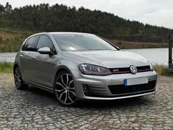 Cinzento Usado 2015 VW Golf VII Citadino | € 23.990 (Preço justo)
