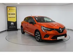 Laranja Usado 2022 Renault Clio V LIMITED | € 16.980 (Preço justo)