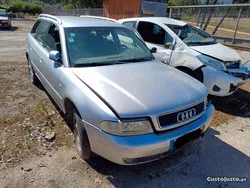 Cinza Usado 2001 Audi A4 | € 1.000