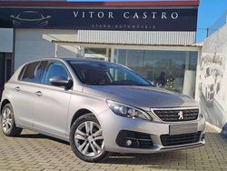 Cinza Usado 2017 Peugeot 308 Active | € 11.990 (Preço justo)