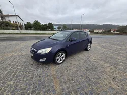 Usado 2011 Opel Astra Sedan | € 3.999 (Bom preço)