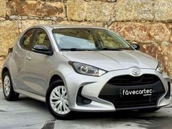 Cinza Usado 2022 Toyota Yaris Comfort | € 16.250 (Preço justo)