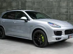 Cinzento Usado 2017 Porsche Cayenne SUV | € 50.900 (Preço justo)