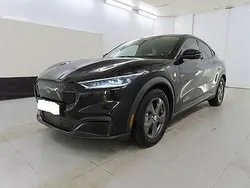 Preto Usado 2021 Ford Mustang Mach-E SUV | € 28.900 (Preço elevado)