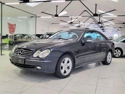 Azul escuro Usado 2005 Mercedes CLK200 Avantgarde Coupé | € 12.400 (Preço justo)