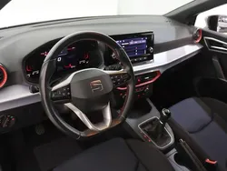 Cinzento Usado 2023 Seat Ibiza | € 15.500 (Preço justo)