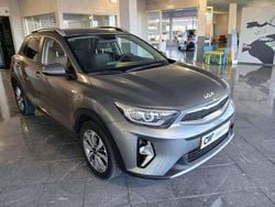 Cinza Usado 2024 Kia Stonic SUV | € 16.490 (Preço justo)