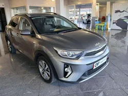 Cinza Usado 2024 Kia Stonic SUV | € 16.490 (Preço justo)