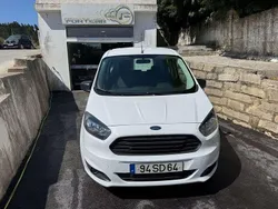 Branco Usado 2016 Ford Tourneo Courier Monovolume | € 11.750 (Preço justo)