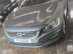 Usado 2017 Volvo V60 Kinetic Carrinha | € 13.000 (Preço justo)