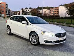 Branco Usado 2013 Volvo V60 Summum Carrinha | € 9.490