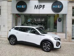 Branco Usado 2024 Peugeot e-2008 SUV | € 27.890 (Bom preço)