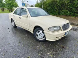 Usado 2000 Mercedes C200 Sedan | € 3.500