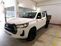 Branco Usado 2024 Toyota HiLux Pickup | € 39.800 (Preço justo)
