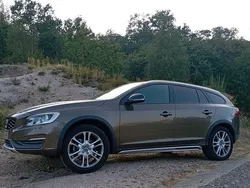 Usado 2015 Volvo V60 CC Carrinha | € 11.500