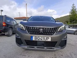 Cinzento Usado 2018 Peugeot 3008 Allure Sedan | € 18.500 (Preço justo)