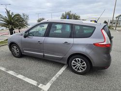 Cinzento Usado 2016 Renault Scénic III Monovolume | € 9.400 (Bom preço)
