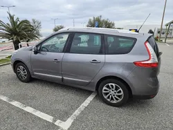 Cinzento Usado 2016 Renault Scénic III Monovolume | € 9.400 (Super Preço)