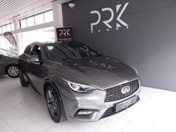 Cinzento Usado 2016 Infiniti Q30 | € 19.250