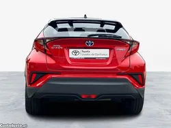 Vermelho Usado 2023 Toyota C-HR SUV | € 31.250 (Preço elevado)