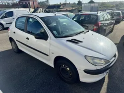 Branco Usado 2001 Peugeot 206 | € 2.500