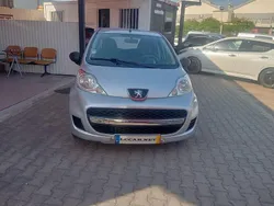 Cinza Usado 2012 Peugeot 107 Active Citadino | € 8.900