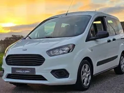Branco Usado 2019 Ford Tourneo Courier Monovolume | € 14.999