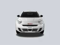 Branco Novo 2024 Fiat 600 Red | € 38.153 (Preço elevado)