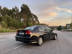 Usado 2004 Honda Civic Sedan | € 2.500