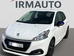 Branco Usado 2014 Peugeot 208 Citadino | € 7.299 (Preço justo)