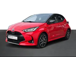 Vermelho (pintura metalizada especial) Usado 2021 Toyota Yaris Edition Sedan | € 24.990 (Preço justo)