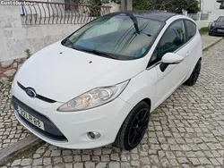 Branco Usado 2011 Ford Fiesta Citadino | € 6.900 (Preço justo)
