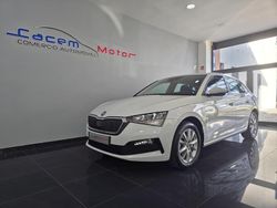 Branco Usado 2022 Skoda Scala Ambition Citadino | € 14.990 (Preço justo)