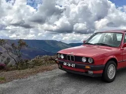 Vermelho Usado 1989 BMW 316 Sedan | € 5.300