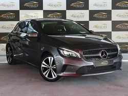 Cinza Usado 2018 Mercedes A180 Urban | € 18.490 (Bom preço)