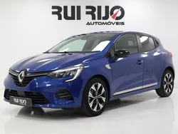 Azul Usado 2023 Renault Clio V LIMITED | € 15.900 (Preço justo)