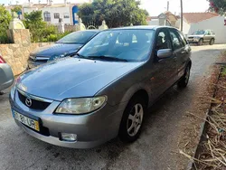 Usado 2003 Mazda 323 Sedan | € 2.250