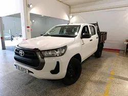 Branco Usado 2024 Toyota HiLux Pickup | € 39.990 (Preço justo)