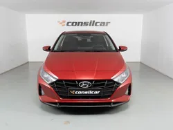 Vermelho Usado 2022 Hyundai i20 Comfort Citadino | € 15.680 (Preço justo)