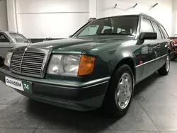 Verde Usado 1993 Mercedes E200 Carrinha | € 12.000