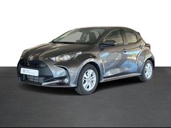 Cinza (pintura metalizada) Usado 2024 Toyota Yaris Comfort | € 24.750